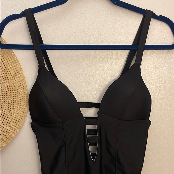 Black Cut-Out Strappy One-Piece Swimsuit Size Medium - Picture 2 of 7